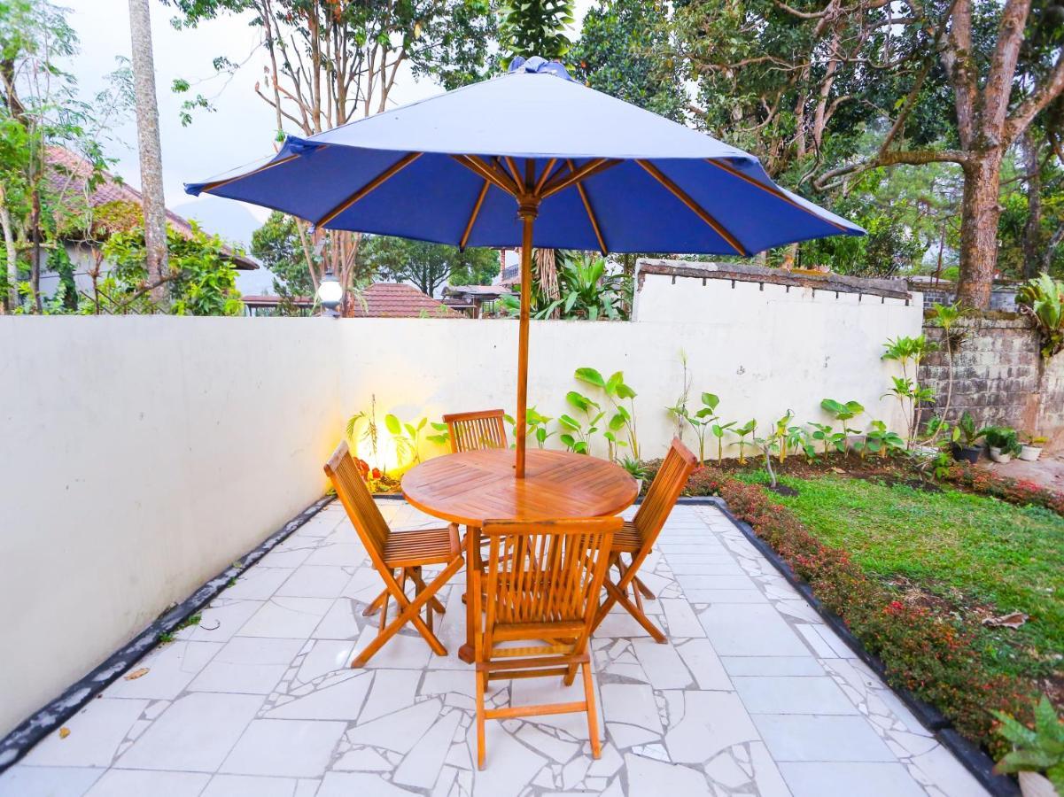Oyo 93136 Hotel Santo Djaya 2 Bogor Exterior foto