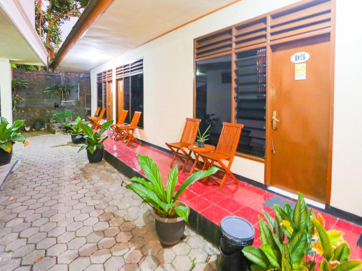 Oyo 93136 Hotel Santo Djaya 2 Bogor Exterior foto